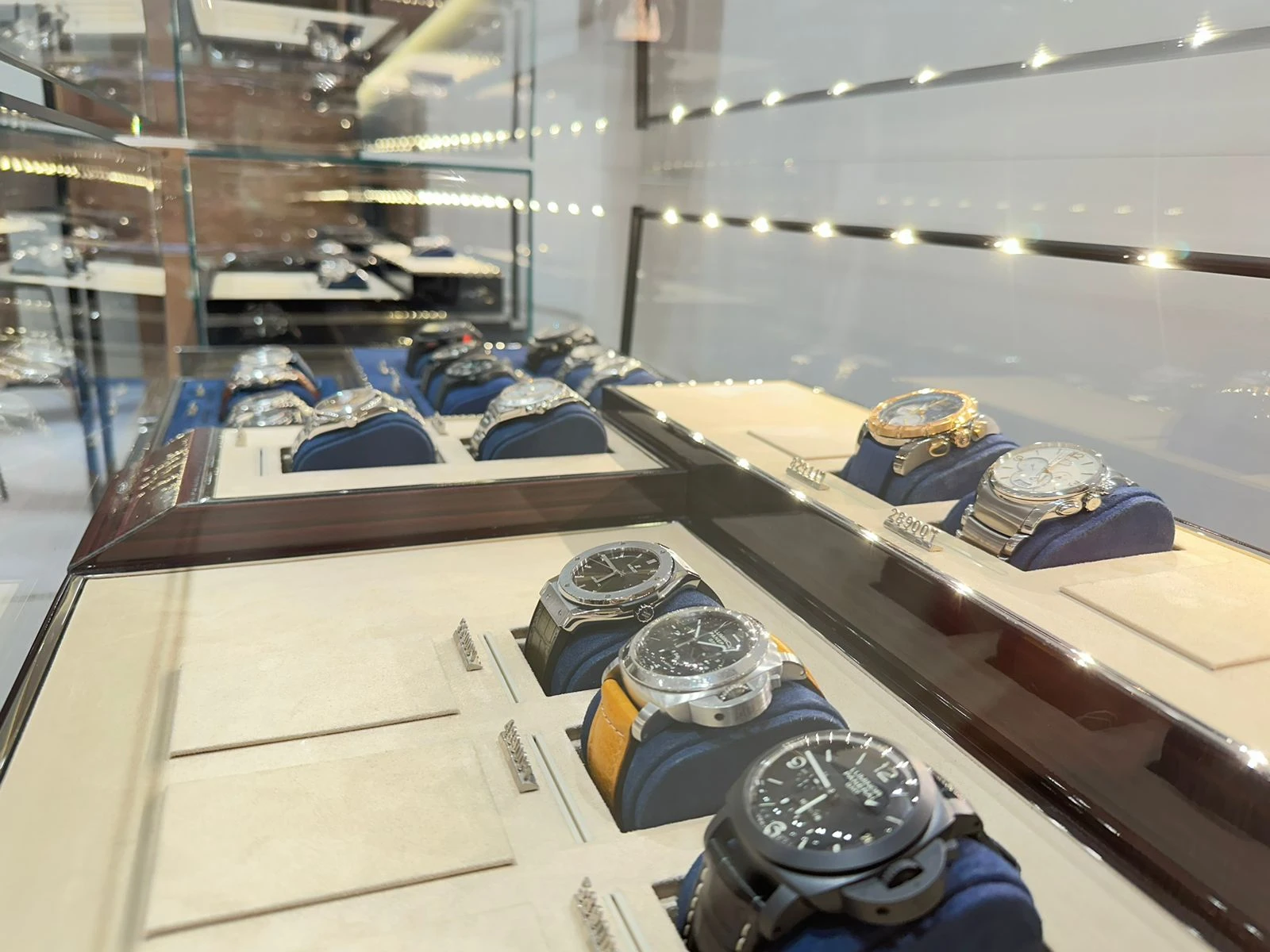Vitrine de relógios da Empire Watches